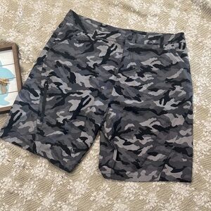 Killik men's shorts, straight fit, camouflage print, size 40